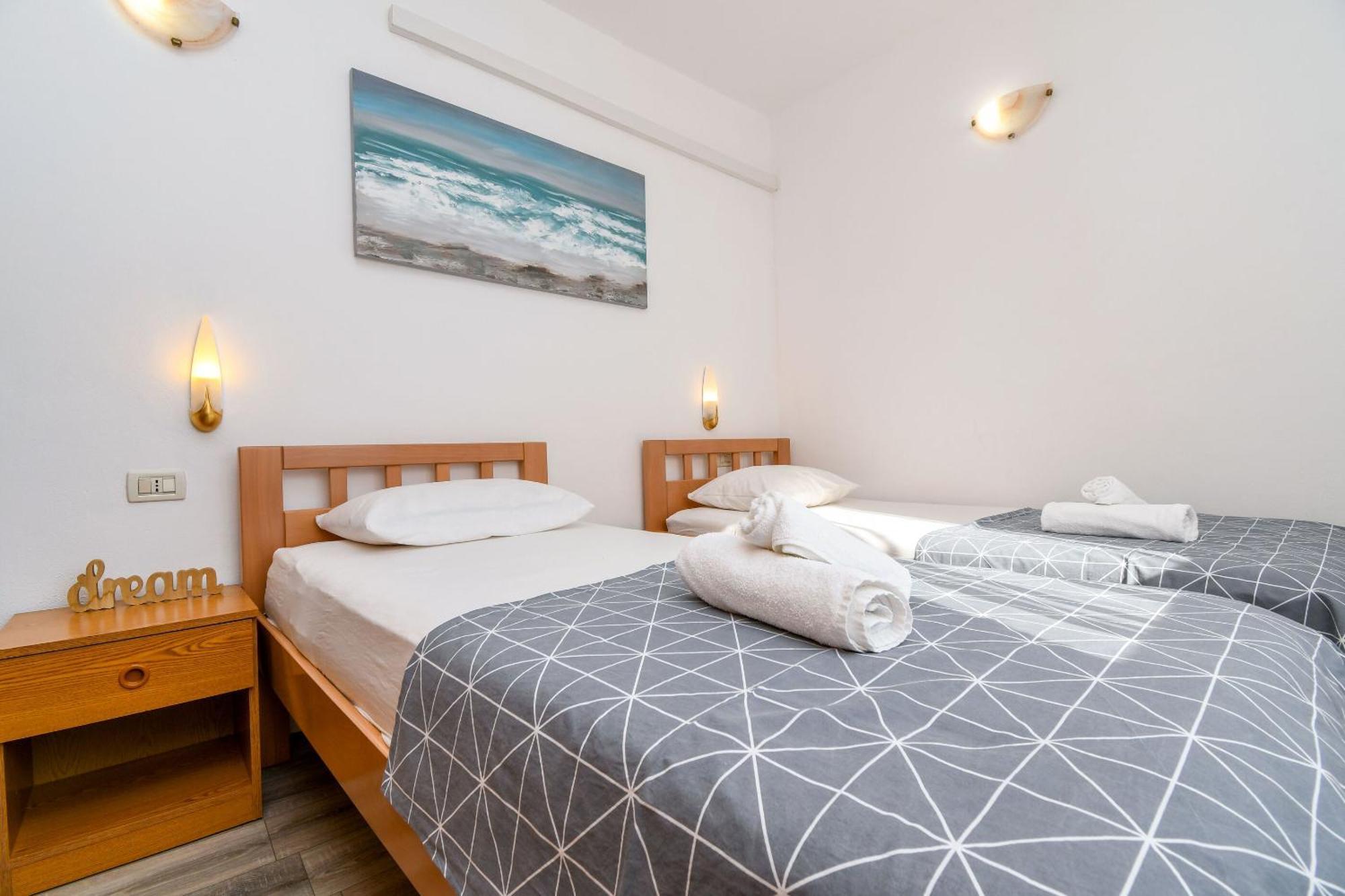 Apartment Mara Trogir Exterior foto