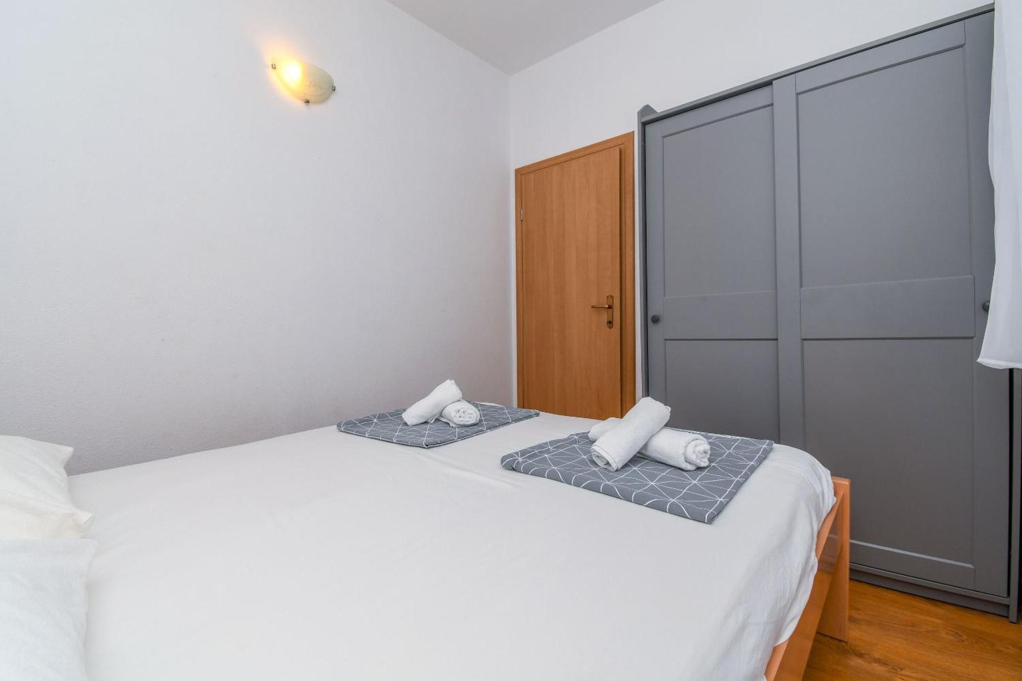 Apartment Mara Trogir Exterior foto